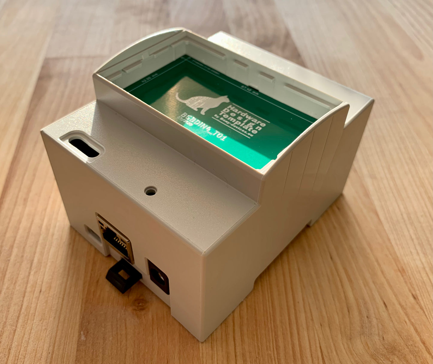 DIN rail node